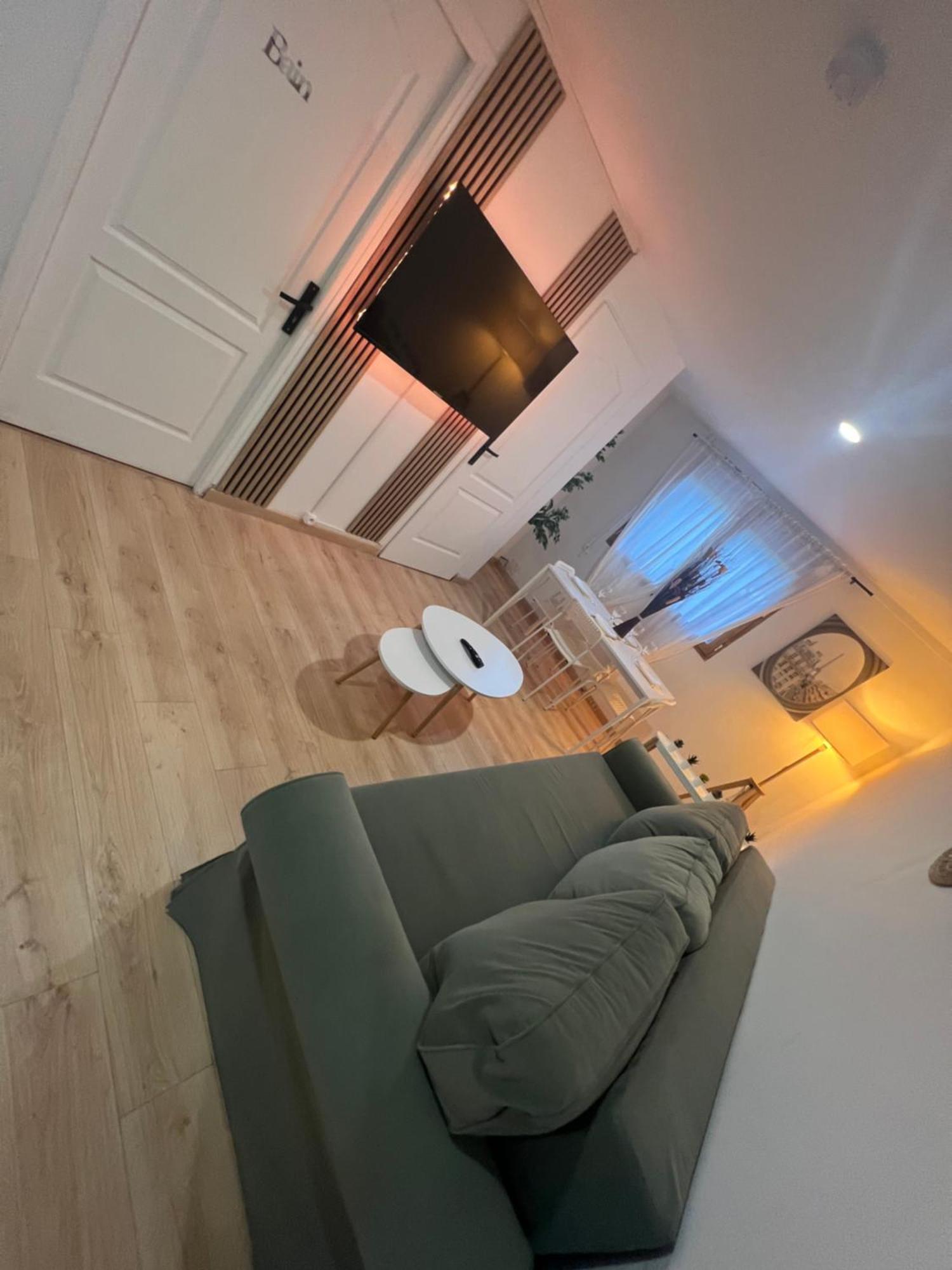 Appartement Pres De Paris, Disney & Cdg Tremblay-en-France Bagian luar foto